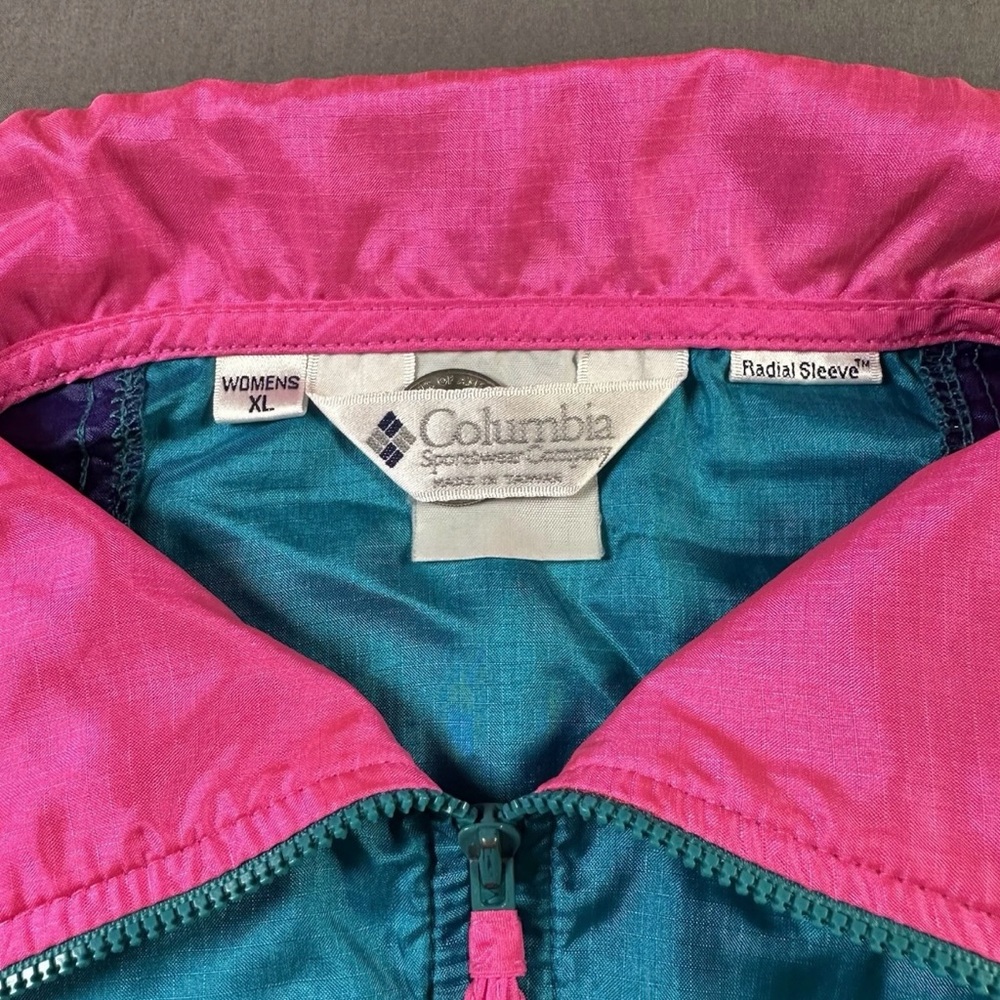Vintage Women’s Columbia Teal and Pink Windbreaker - Picture 10 of 10